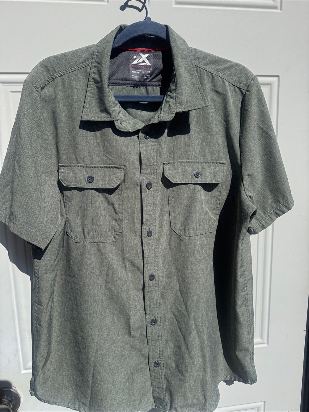 ZeroXposur Men's Olive Green Short-Sleeve Button-Down Shirt